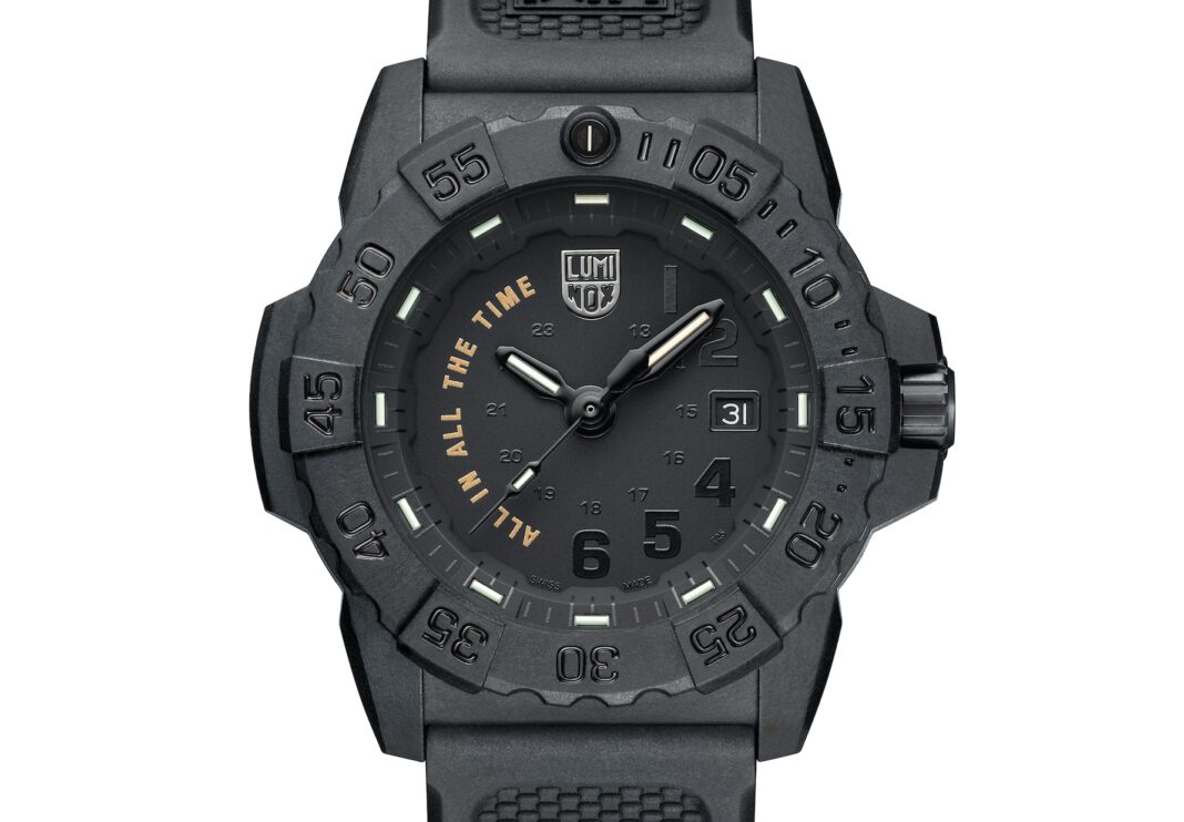 @Luminox