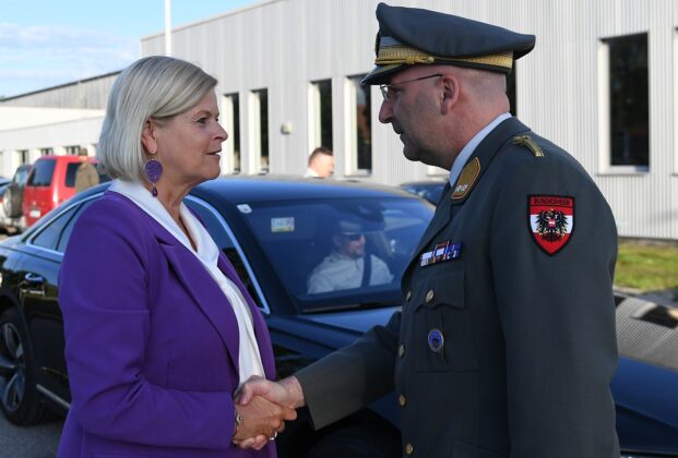 Festakt zur Umbenennung des Fliegerhorsts Brumowski in Fliegerhorst Leopold Figl – General Pabisch.