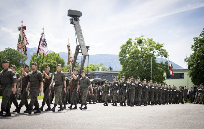 Kommandoübernahme bei der Luftraumüberwachung von Oberst Markus Kronreif an Brigadier Roman Hofer – ©Bundesheer/Karlovits