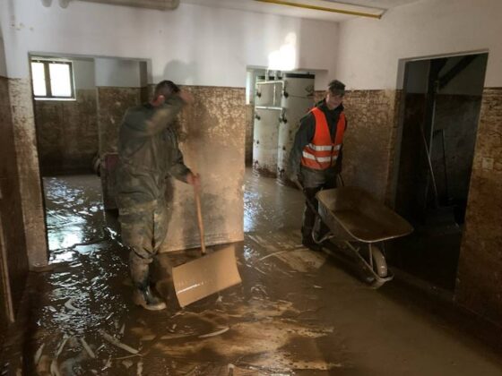 Soldaten des Jägerbataillons 19 helfen bei der Beseitigung von Unwetterschäden – ©Bundesheer