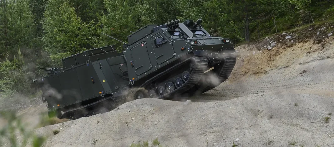 BAE Systems und Tatra Defense Vehicle arbeiten bei CATV BvS10 Fahrzeug zusammen – ©BAE Systems