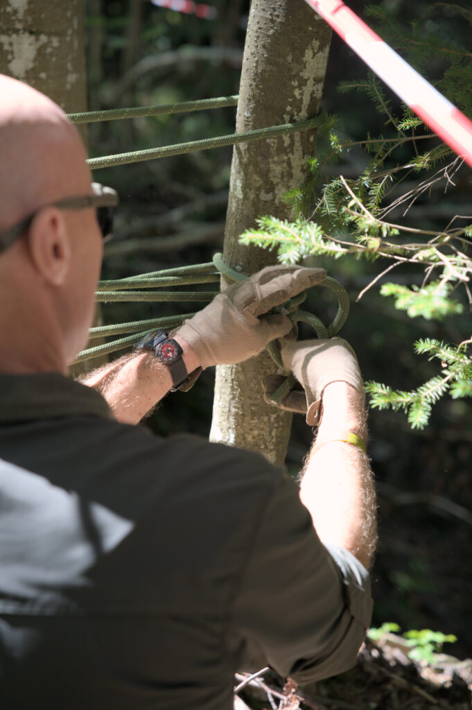 Im Hindernis-Parcours der Survival Rally 2024 erwarteten die Teilnehmer einige Fallstricke. ©Eichenwerk