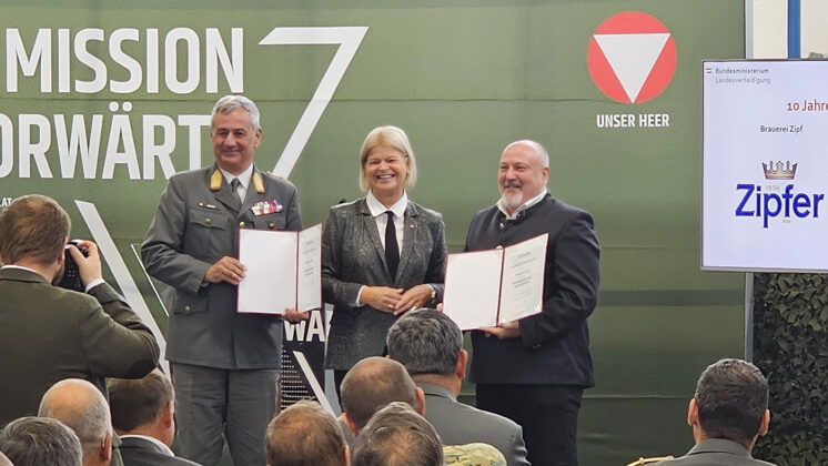 Auszeichnung neuer und bestehender Partner beim Zentralen Partnerseminar 2024 – ©Militär Aktuell/Zacharias