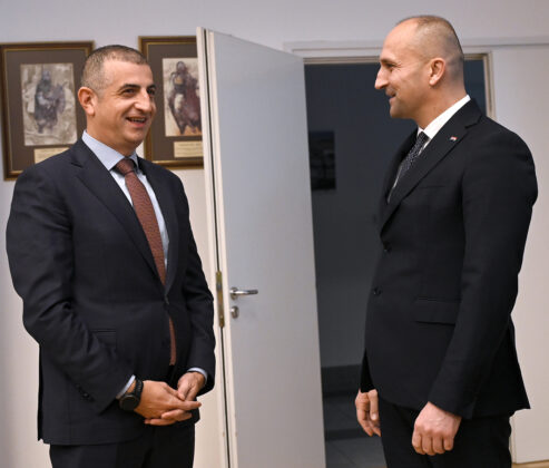 Baykar-Geschäftsführer Haluk Bayraktar und der kroatische Verteidigungsministers Ivan Anušić – ©Baykar