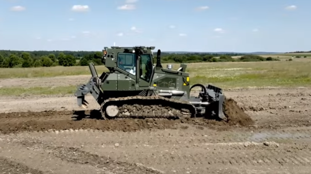 Planierraupe vom Typ PR 726 G8 des Österreichischen Bundesheeres – ©Liebherr