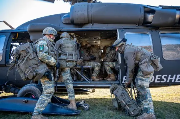 Soldaten des Jägerbataillons 25 trainierten luftbewegliche Einsätze – ©Bundesheer/Oberdorfer