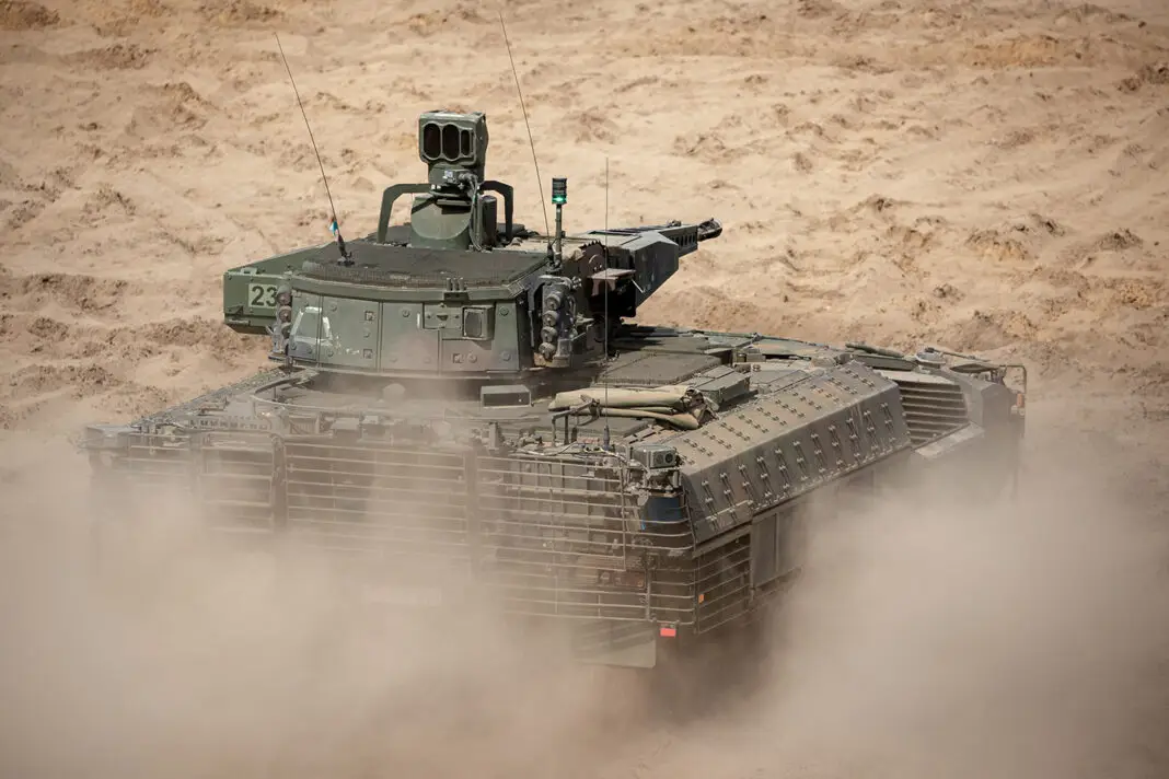 Soldaten der 10. Panzerdivision üben mit dem Schützenpanzer Puma das Gefecht – ©Bundeswehr/Dorrow