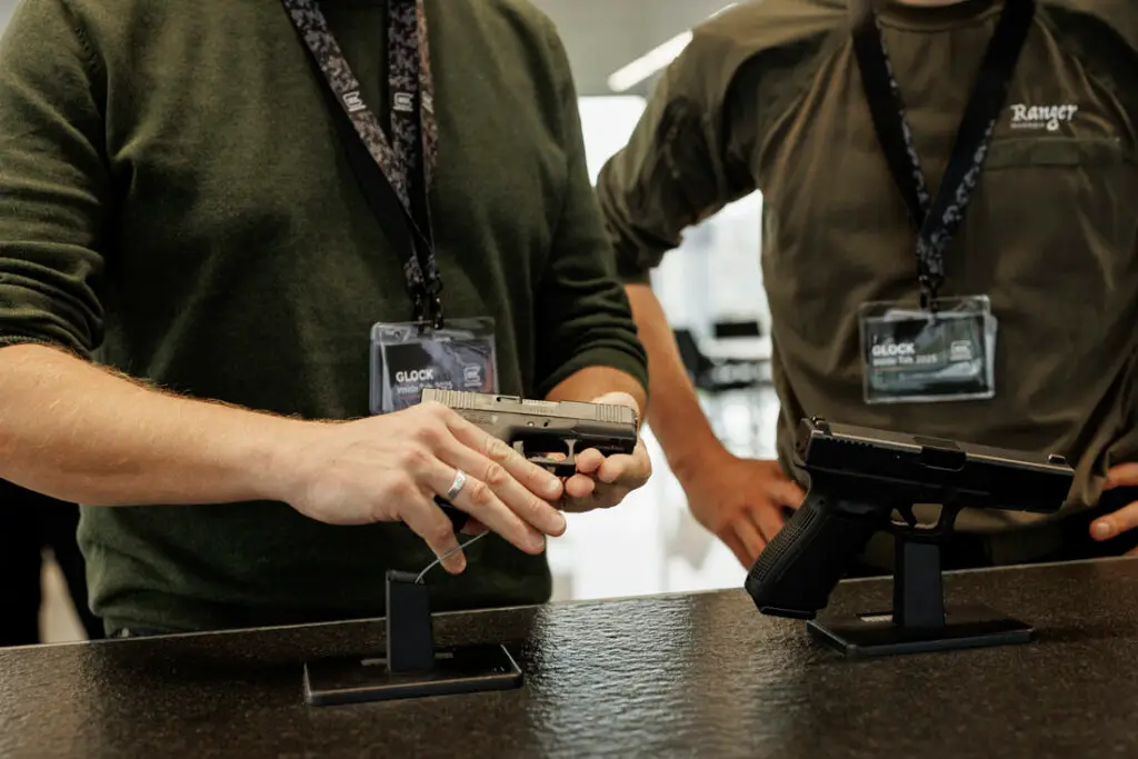 Hands on: Es galt viele Glock-Modelle kennenzulernen. ©Glock